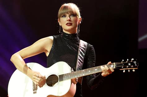 Does Taylor Swift Really Play Guitar on Stage? And Why Do Bananas Glow in the Dark?